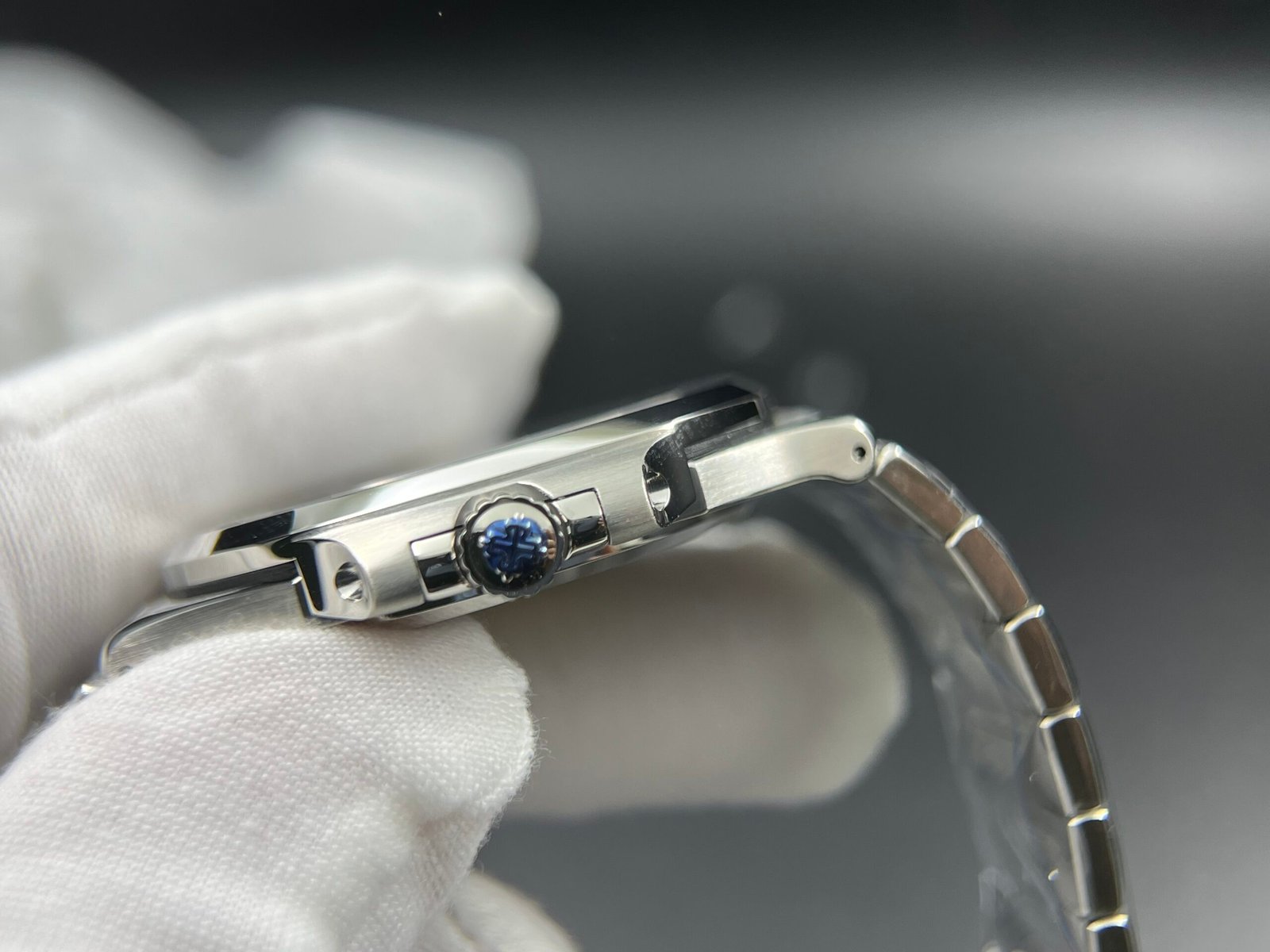 Nautilus 5711/1A 3KF 1:1 Best Edition Blue Textured Dial on SS Bracelet A324 Super Clone V2 - Image 10