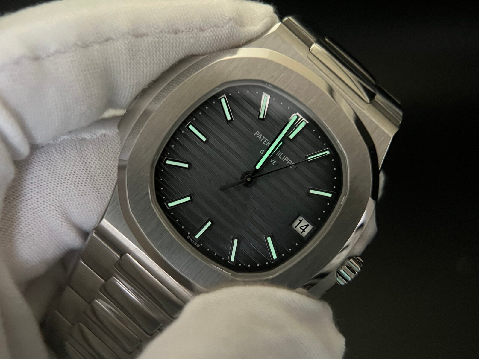 Nautilus 5711/1A 3KF 1:1 Best Edition Blue Textured Dial on SS Bracelet A324 Super Clone V2 - Image 8