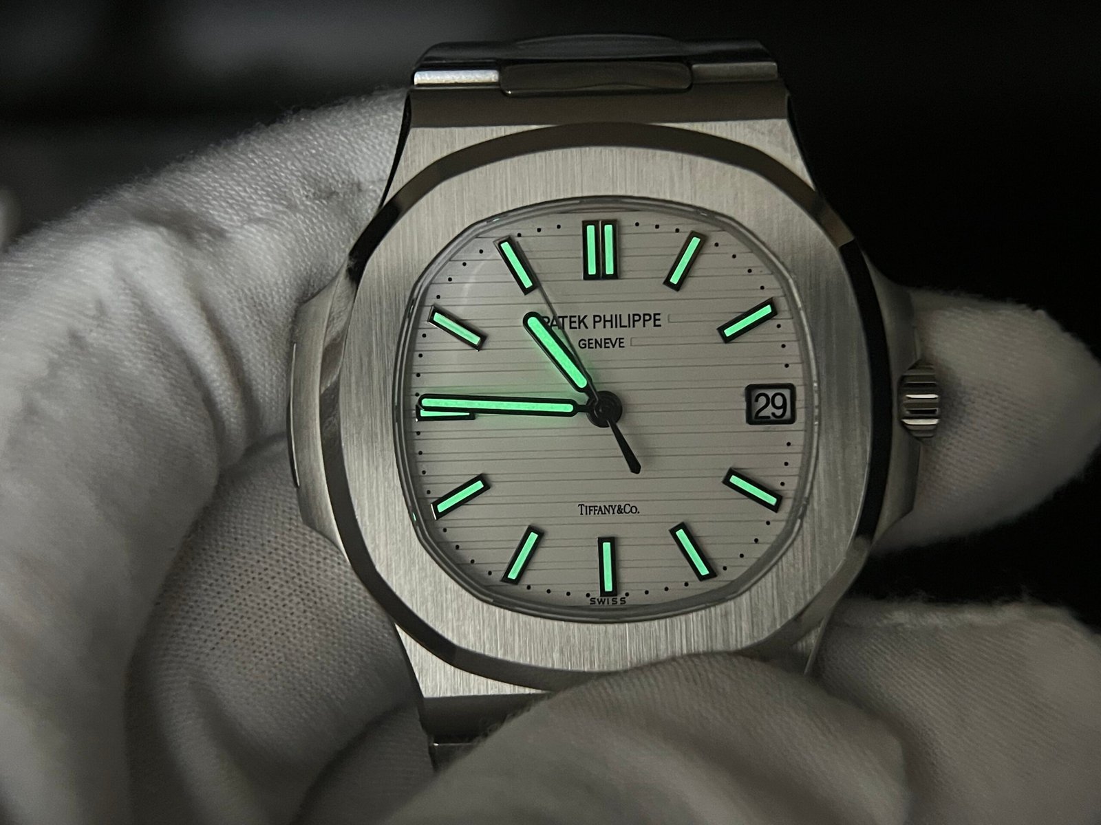 Nautilus 5711/1A 1:1 Best Tiffany & Co.-White Textured Dial on SS Bracelet A324 Super Clone - Image 10